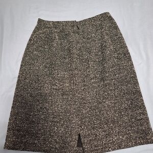 Vintage looking Talbots Petite Midi skirt in grey. It is a size 4.  Wool.
